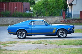 Ford Mustang Fastback z roku 1970 - 5