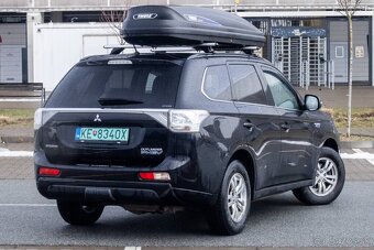 Mitsubishi Outlander 2.0 PHEV 4WD (2013) - 5