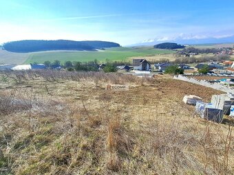 Pozemok pre výstavbu rodinného domu s TOP výhľadom 514 m2 v - 5