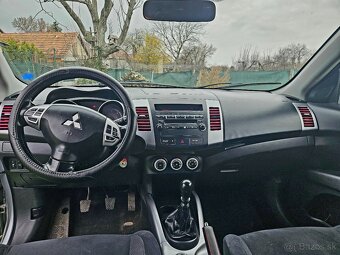 Mitsubishi Outlander - 5