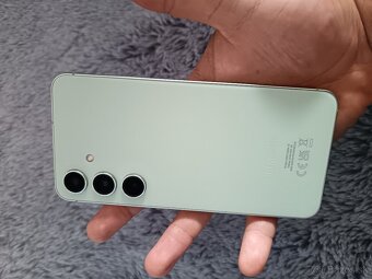 Samsung galaxy s24 - 5