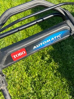 Predám kosačku TORO s automatickým pojazdom - 5
