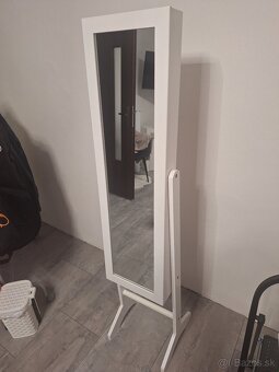 Stojan na šperky so zrkadlom - 5