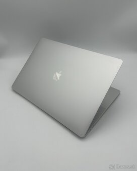 MacBook Pro 16" 2019 CTO Silver + ZÁRUKA - 5