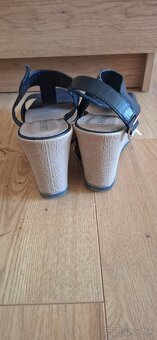 Kožené Lasocki sandálky nové - 5