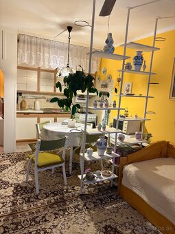 Predám za pár € - 5