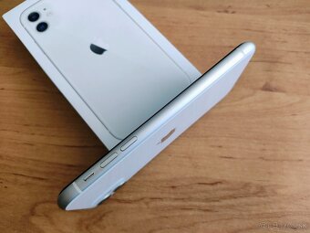 Apple iPhone 11 64GB - 5