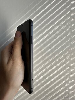 iPhone 11 64 gb - Black - 5