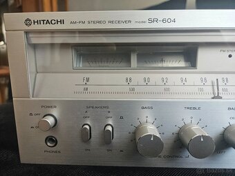 Krasny retro receiver HITACHI - 5