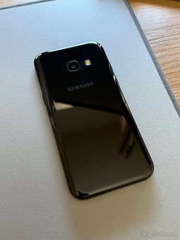 Samsung Galaxy A3 2017 s OneUI - 5