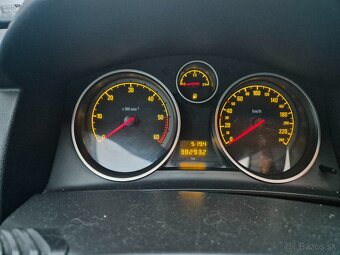 Predám na náhradné diely opel astra station wagon (2006) - 5