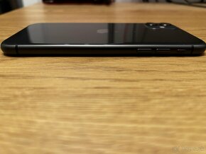 Apple iPhone 11 128GB + Smart Battery Case - 5