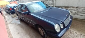 Mercedes e320 - 5