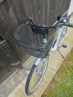 KRASNY DAMSKY BICYKEL s LED SVETLAMI, KOSIKOM a ZVONCEKOM - 5