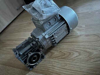 Nové Elektromotory 3x INNOMOTICS - 5