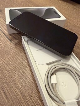 Predám iPhone 15 Pro, 256 GB, vo výbornom stave, so všetkým - 5