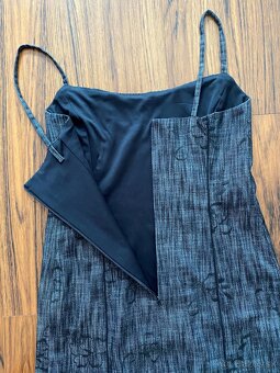 Puzdrové šaty na ramienka - 5