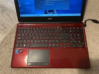 Acer Aspire E1 red s i3,8gb ram,SSD,Amd 8670m,HD lcd - 5