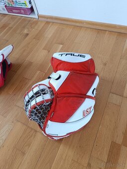 lapacka vyrazacka True a M4G - 5