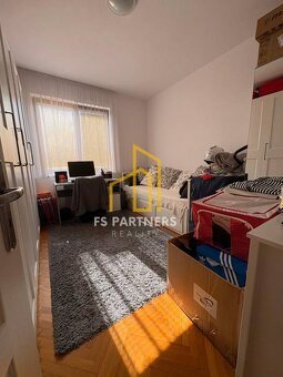 Prenájom väčšieho 4-izbového bytu v centre Komárna na Petőfi - 5