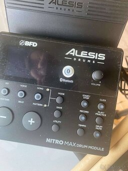 Alesis nitro max - 5