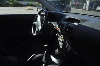 Toyota Avensis Combi 2.2 D-4D Exclusive - 5