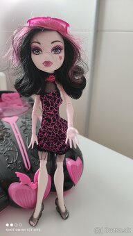 Bábika Monster s autom - 5