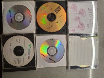 Obal ba CD a DVD plus nejaké neoriginal CD k tomu - 5
