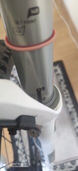 Predám celoodpružený hirský bicykel ako nový - 5