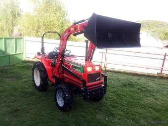 Traktor , malotraktor s čelným nakladačom - 5
