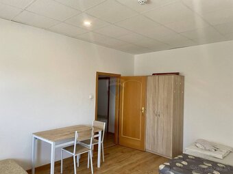 REMAX ponúka dlhodobé ubytovanie a prenájom v 5 izb. apartmá - 5