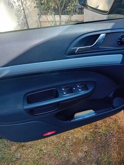 Škoda Octavia ll,1,6 TDI Eleg, r.v. 2011, 177900km - 5