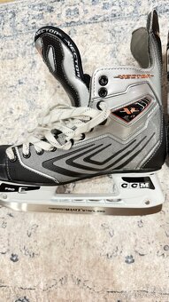 ✅ LEGENDÁRNE KORČULE - CCM VECTOR 8.0 - 7,5 D ✅ - 5