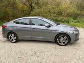 Hyundai Elantra 1.6 CRDi 2017, TOP stav, garážovaná - 5