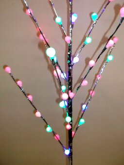 Svietiaca vianočná dekorácia stromček s farebným LED - 5