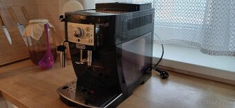 Automatický kávovar De'Longhi Magnifica S Ecam 22.112 B čie - 5