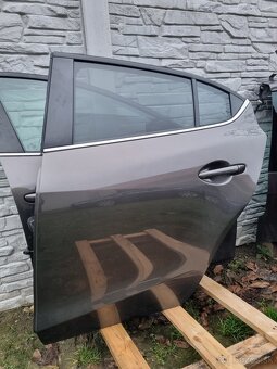 Dvere mazda 3 - 5