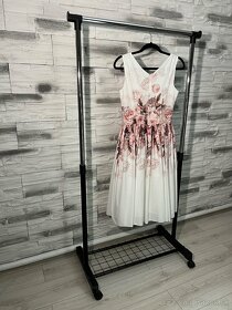 Biele kvetinkové šaty - 5