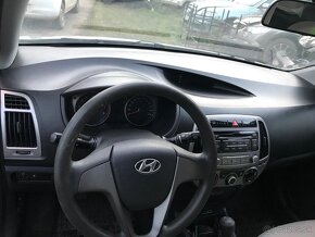 Hyundai i20 1.2i 16V Comfort, 1.MAJITEL, LAHKO HAV - 5