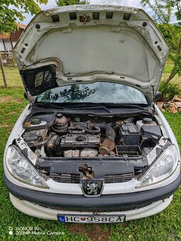 Peugeot 206 1.4 benzín 2005 - 5