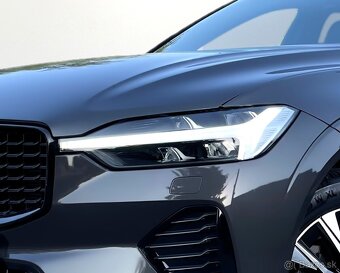 Volvo XC60 2.0 B4D mHEV AWD PLUS DARK PANORAMA HARMAN/KARDON - 5