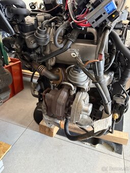 Audi a6c7 2.0tdi motor - 5