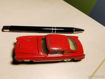 Corgi toys Aston Martin DB4 - 5