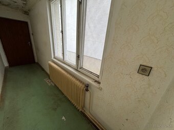 - výhradný predaj rodinného domu s predzáhradkou - 5
