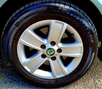 REZERVOVANÈ Škoda5 Octavia Combi 2 Facelift 4x4 TDI - 5