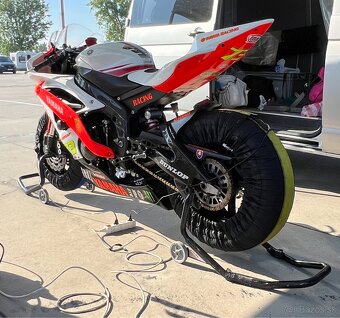 Yamaha r6 okruh - 5