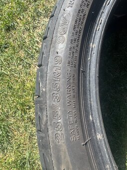 255/35 R19 Bridgestone - 5