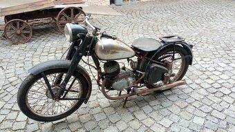 ČZ 125 C r.v. 1950 plus sedlo a motor navíc - 5