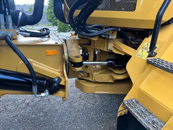 Caterpillar 730 - 5