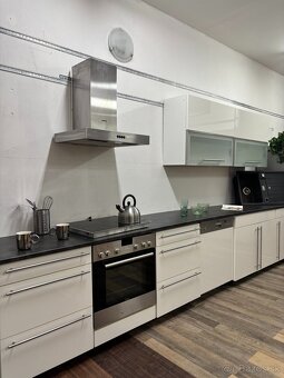 Svetlá dizajnová kuchyňa SIMBA - 5